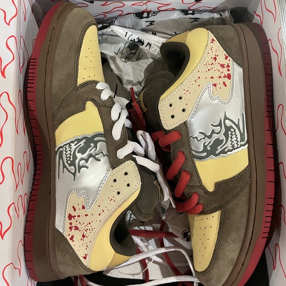 WL Reaper “Chainsaw” dunks